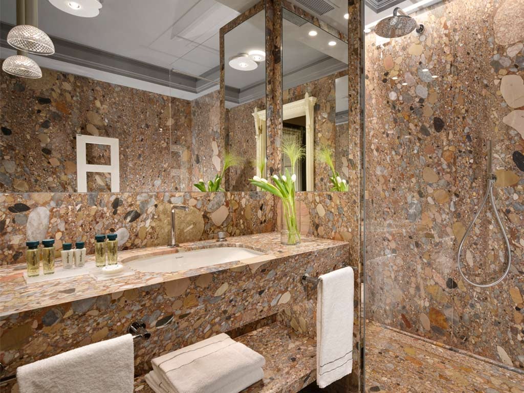 Rooms & suites51 Rooms & suites51