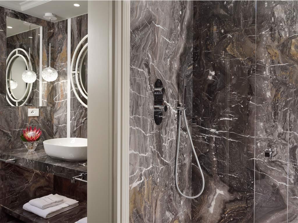 Rooms & suites46 Rooms & suites46