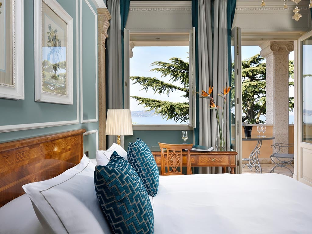 Rooms & suites 36 Rooms & suites 36