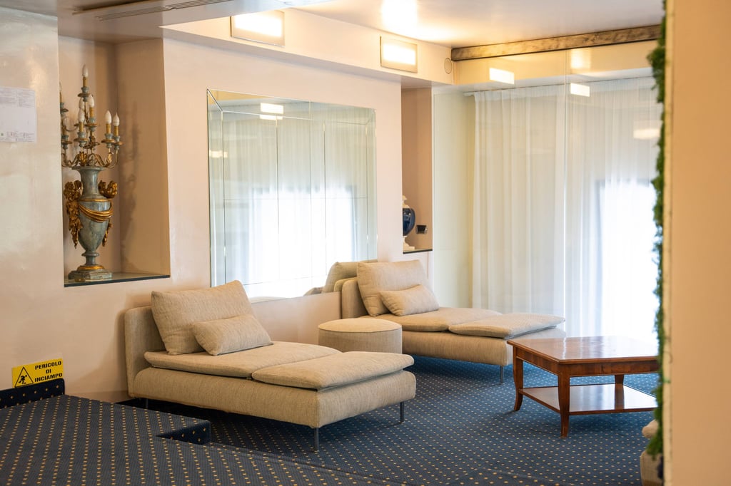 Hotel27