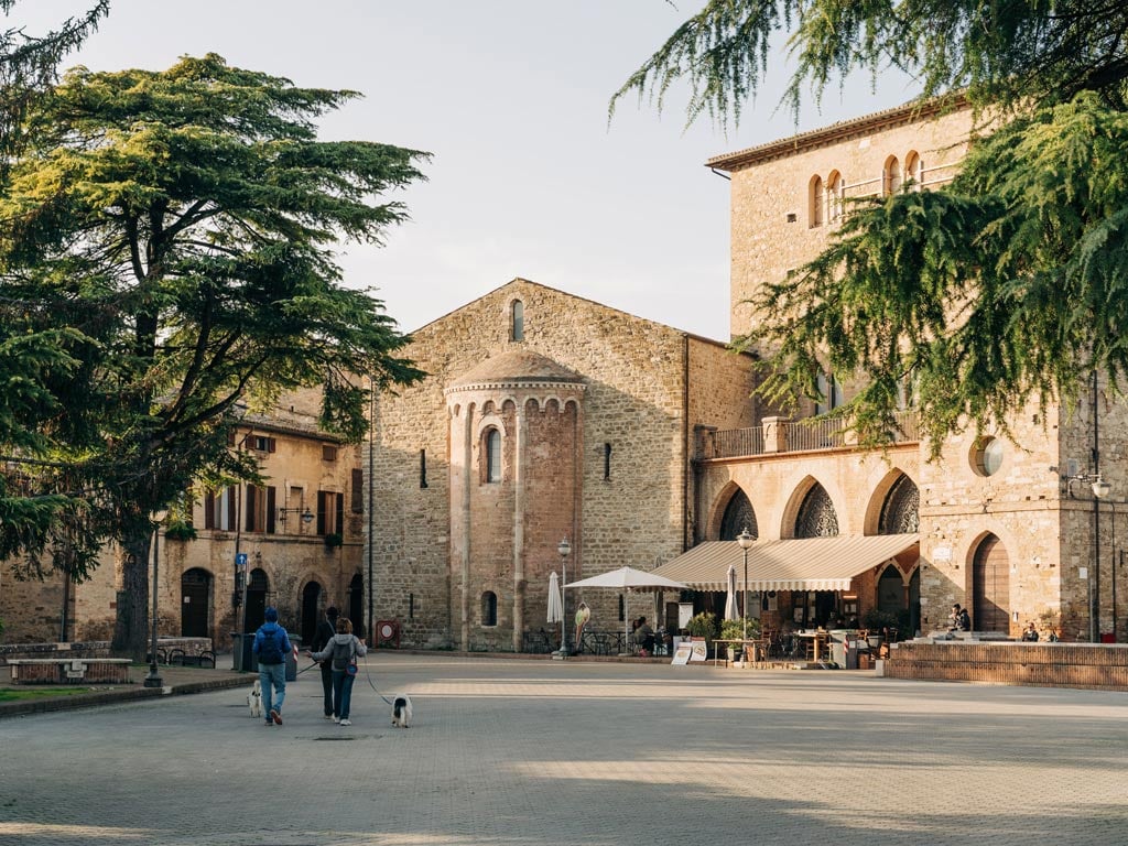 Around Spoleto12