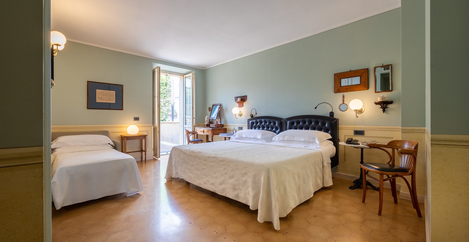 Tutte le nostre camere sono estremamente confortevoli, ampie e godono di una piacevole tranquillità.22 Tutte le nostre camere sono estremamente confortevoli, ampie e godono di una piacevole tranquillità.22