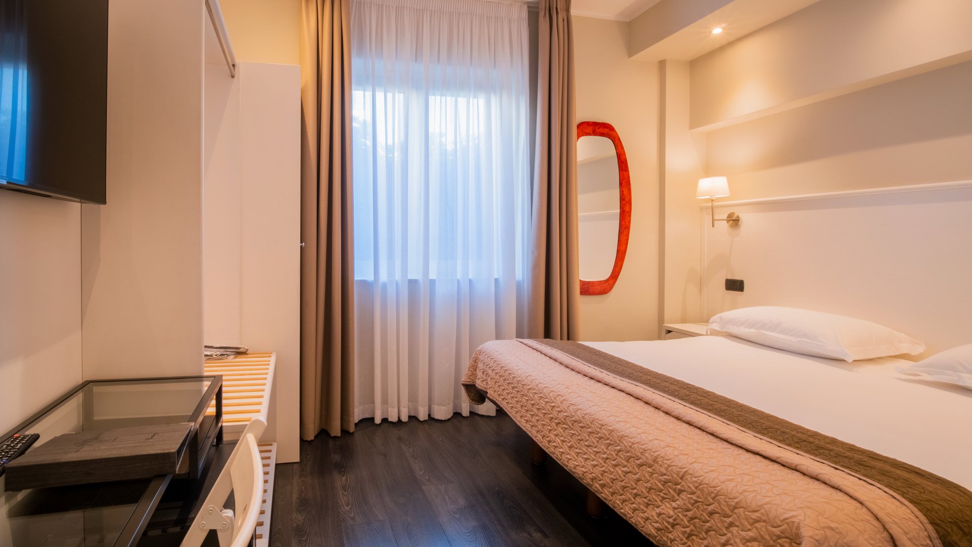 Standard Room2