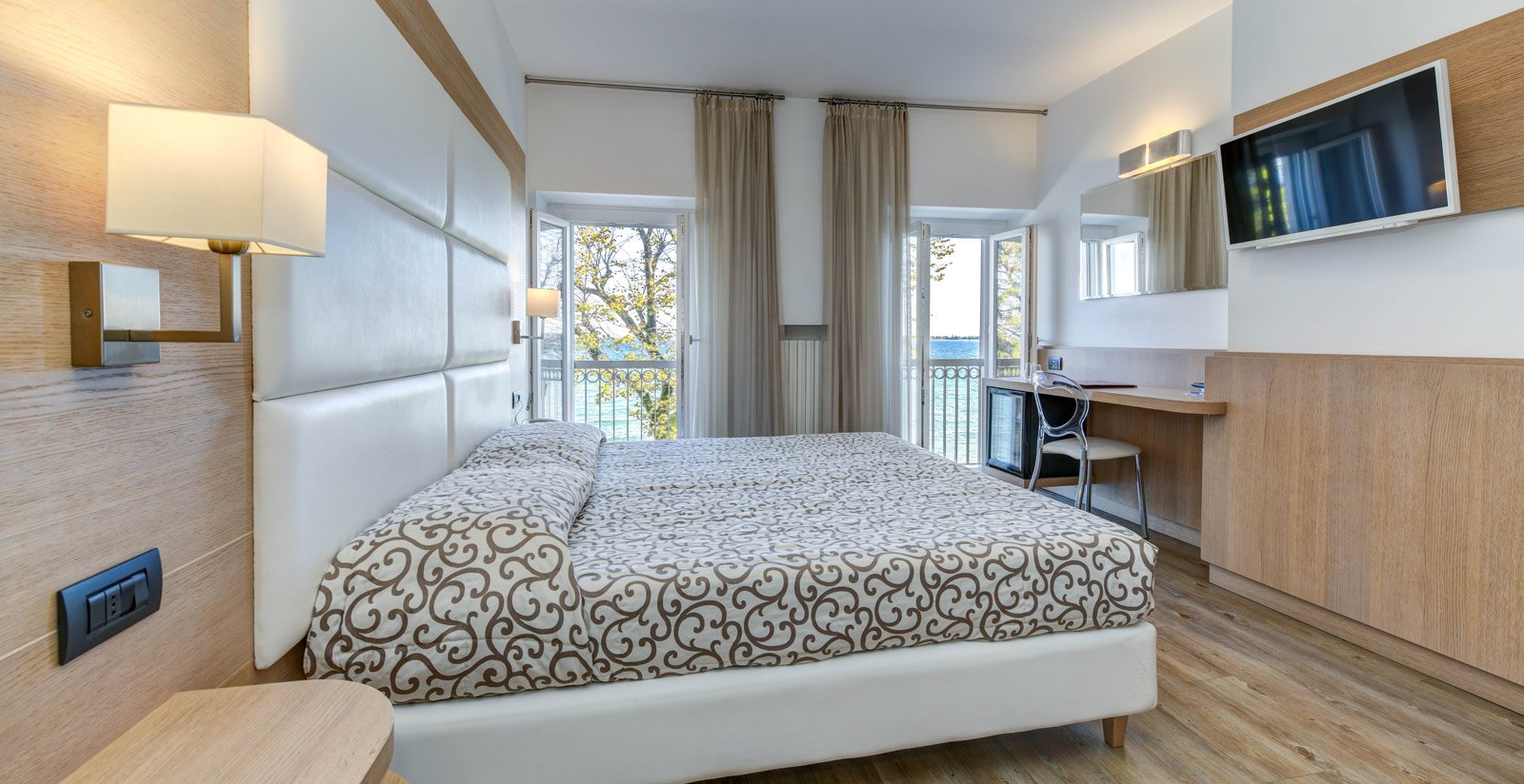 confoRt doublE avec vuE sur le lac8