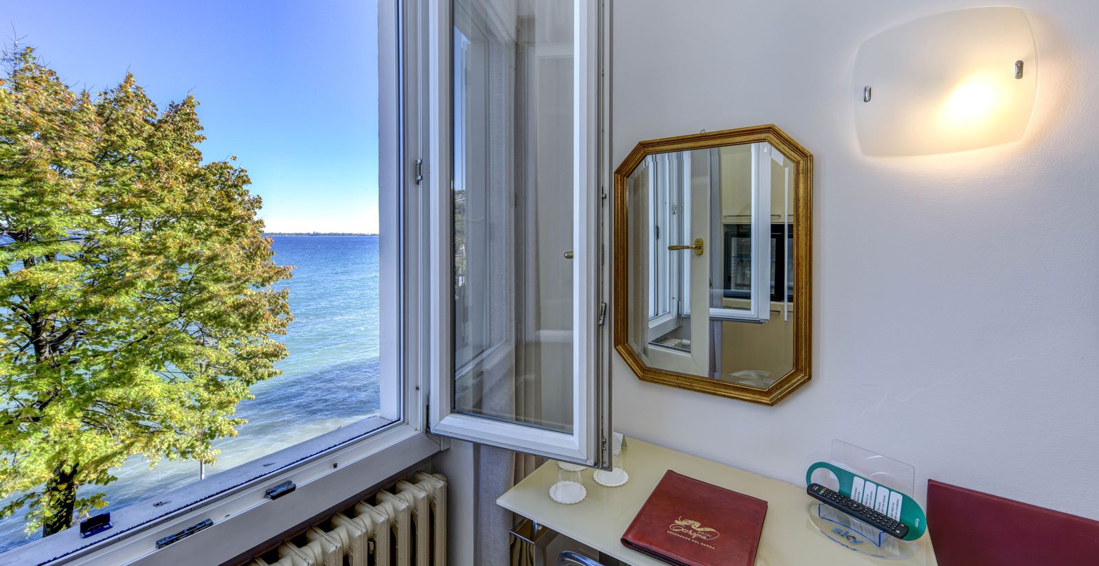 chambRE tRiplE confoRt avEc vuE suR lE lac7