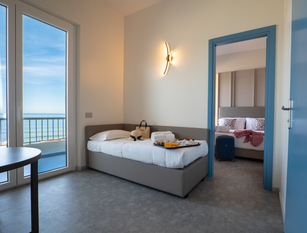Suite with sea view and terrace1
