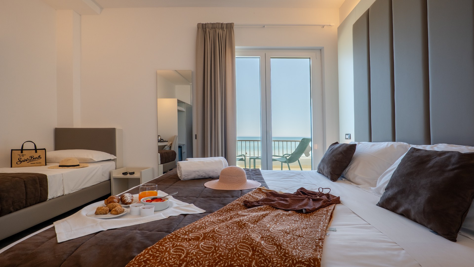 Deluxe con vista mare e terrazzo3