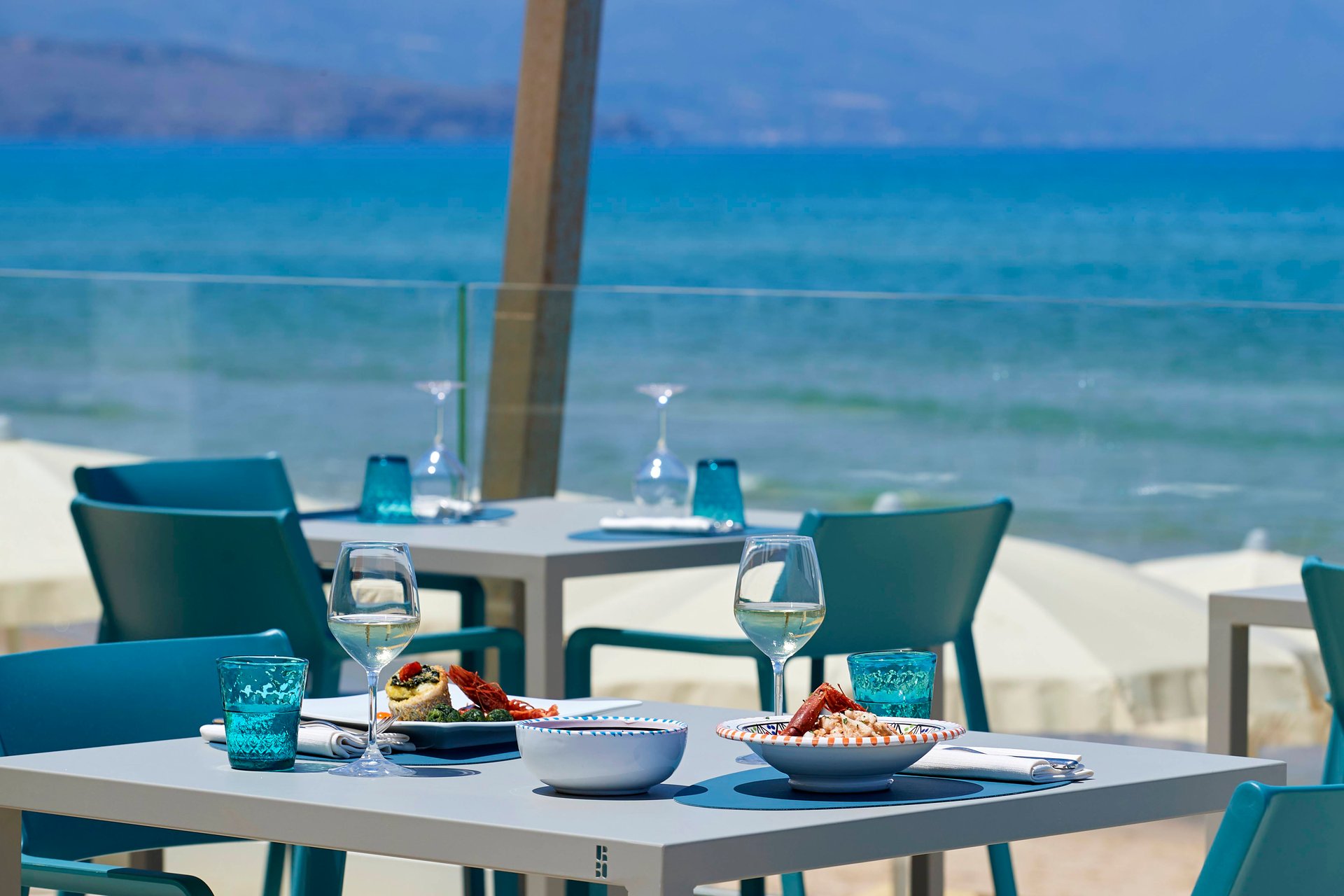 Beach restaurant and terrace20