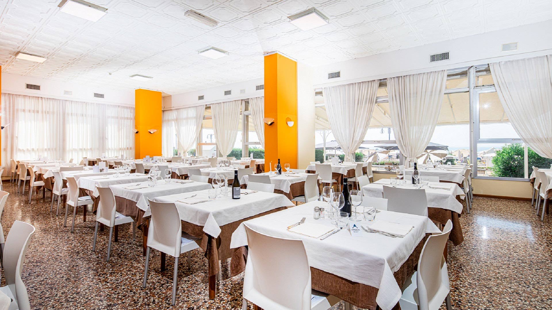 Restaurant2