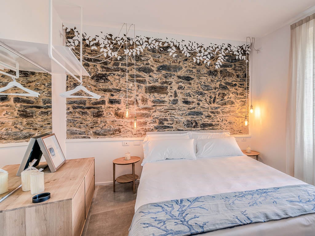 Queen Deluxe Room3