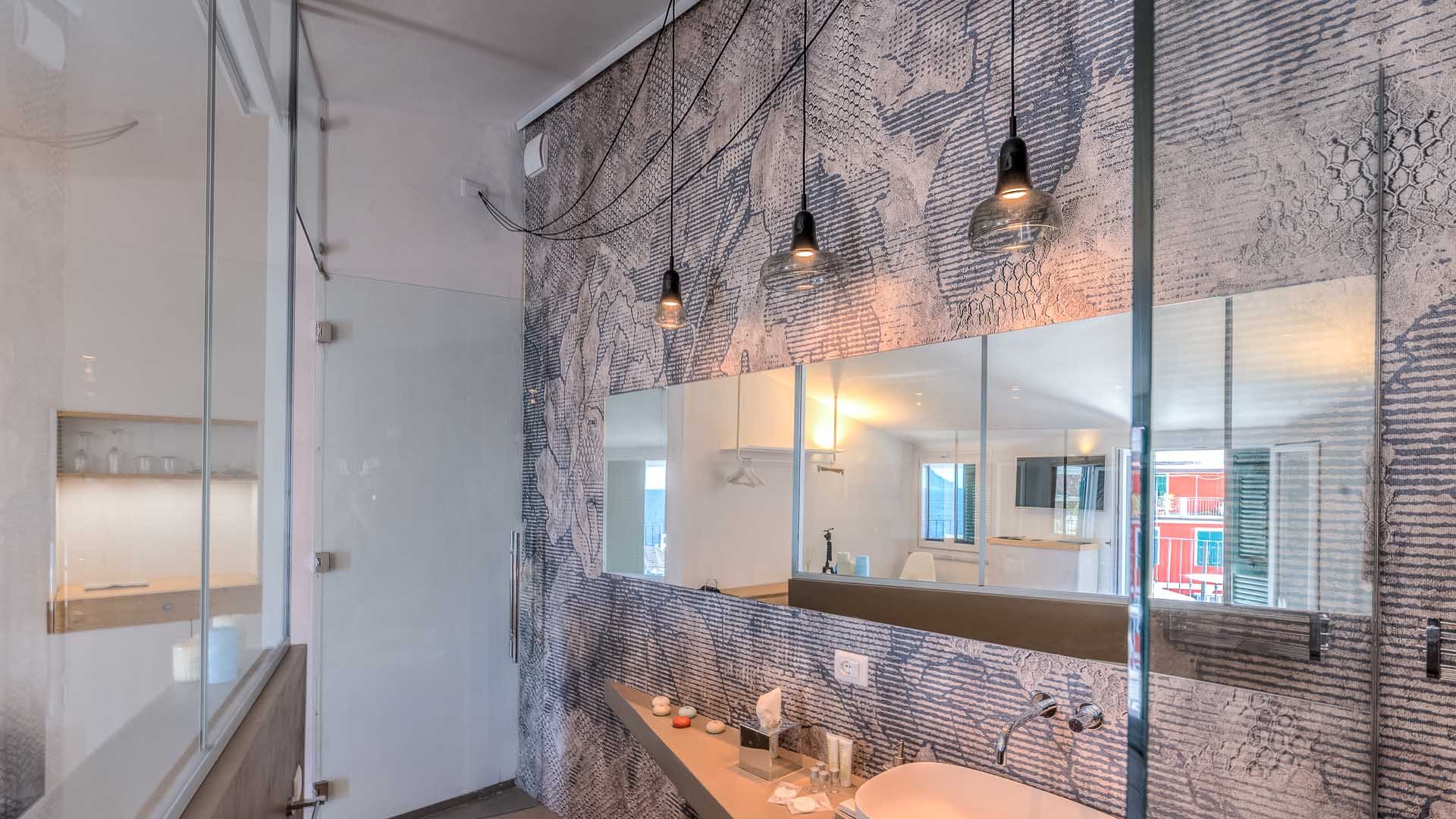 Luxury Honeymoon Suite3