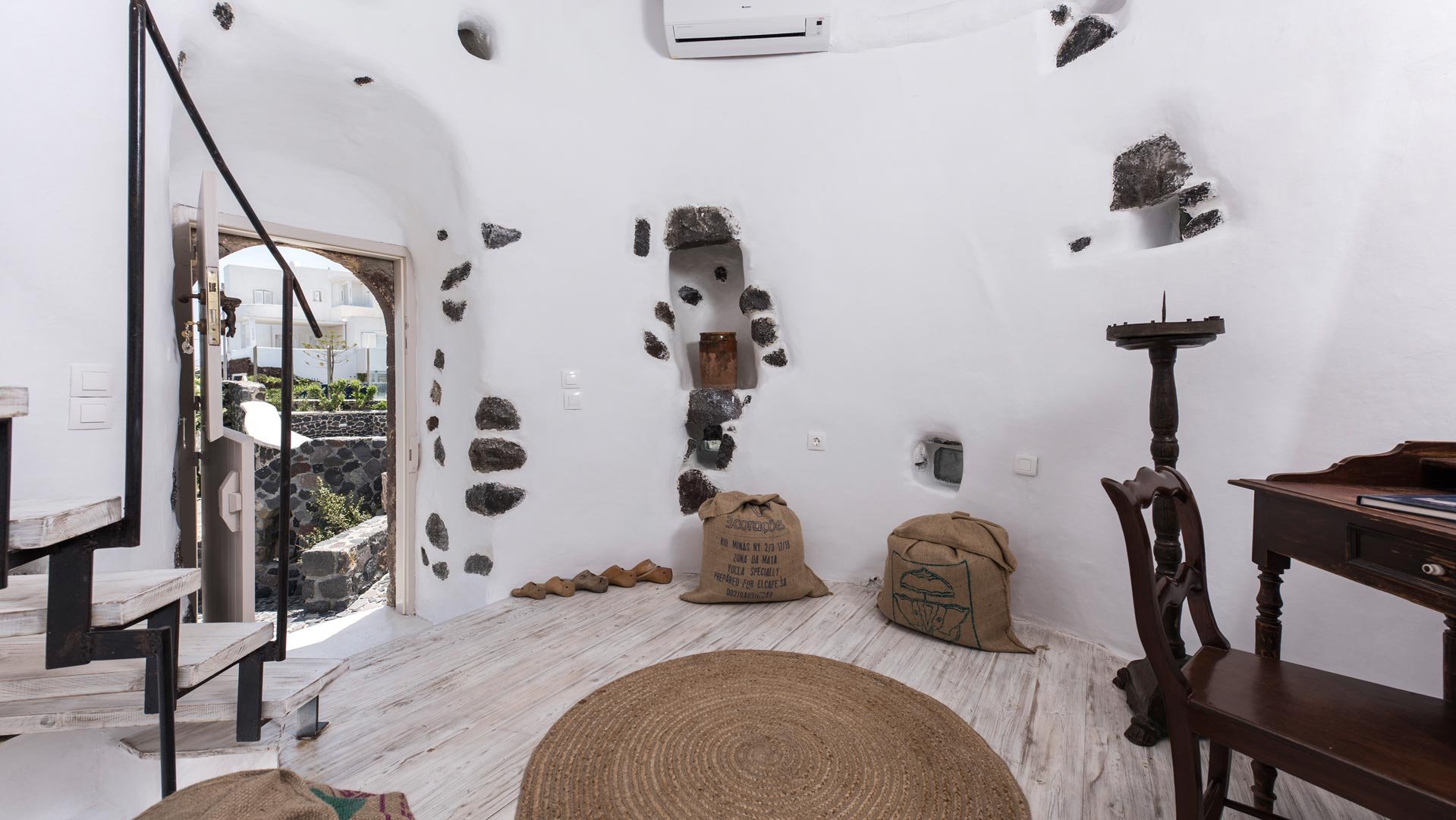 ANEMOSCOPE WINDMILL VILLA SANTORINI 8