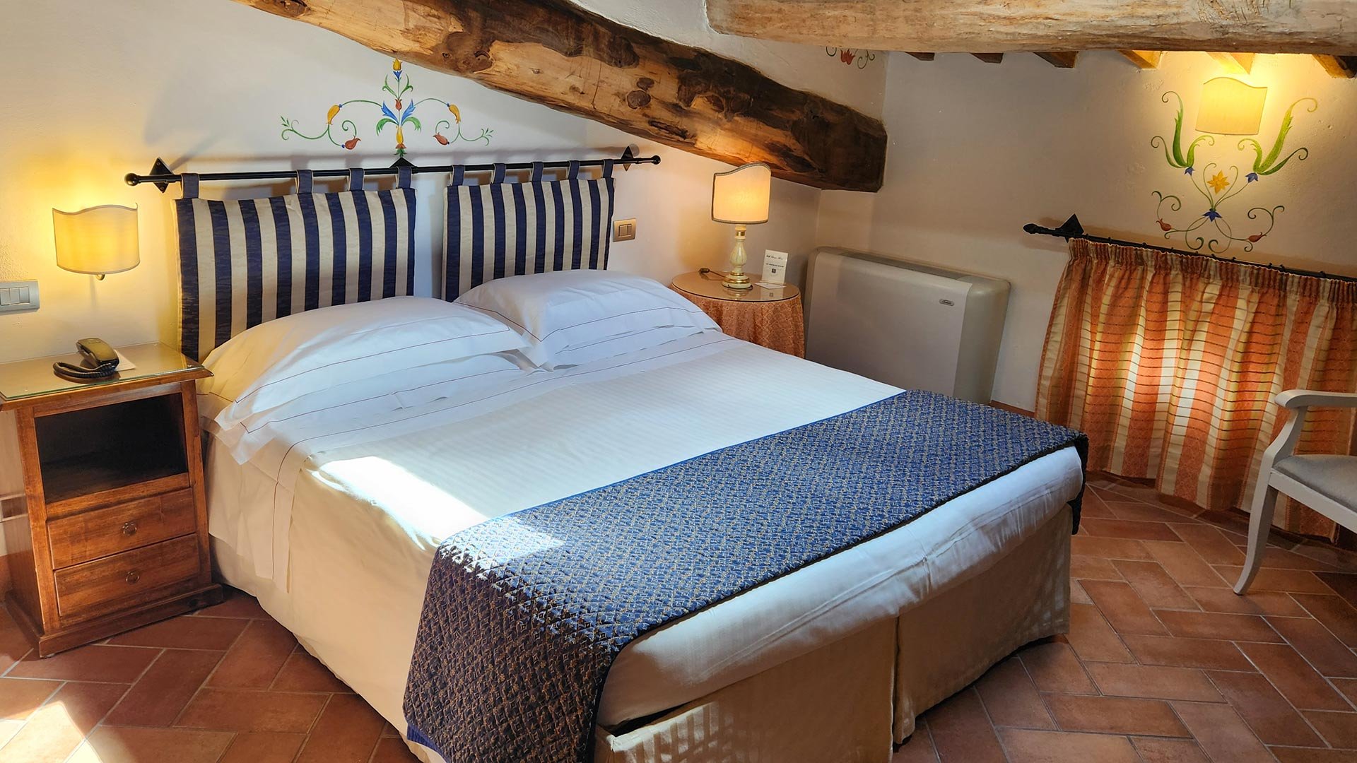 Attic Classic with living room1