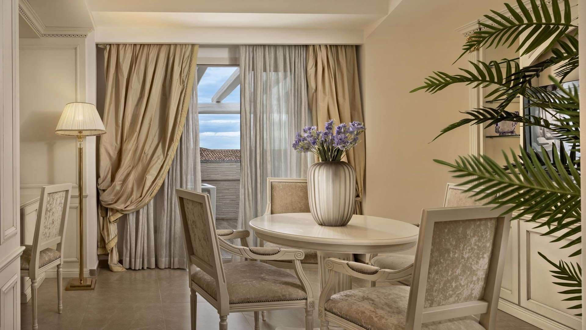 Imperial Suite3