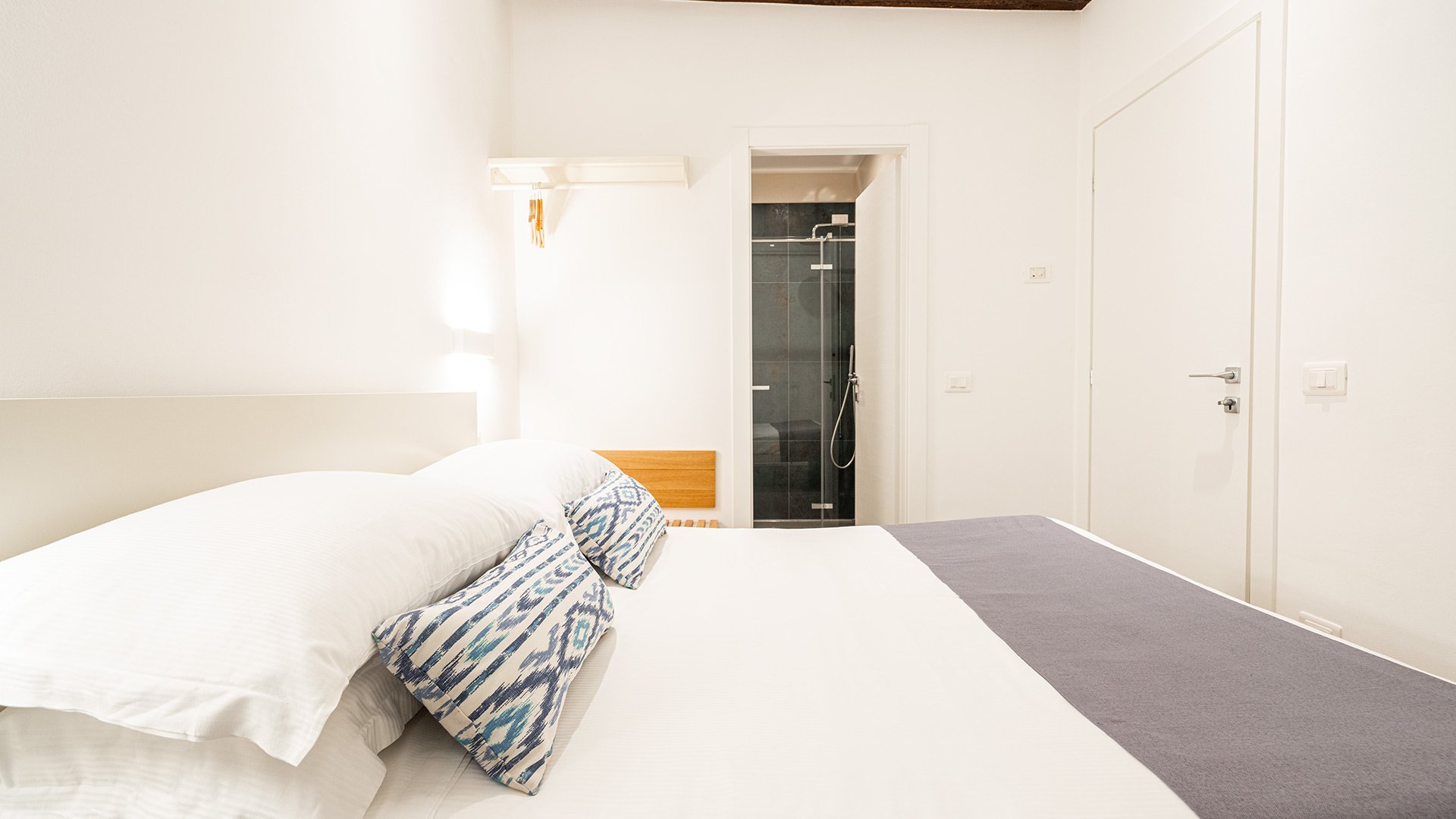 Room 1 - Zeus3