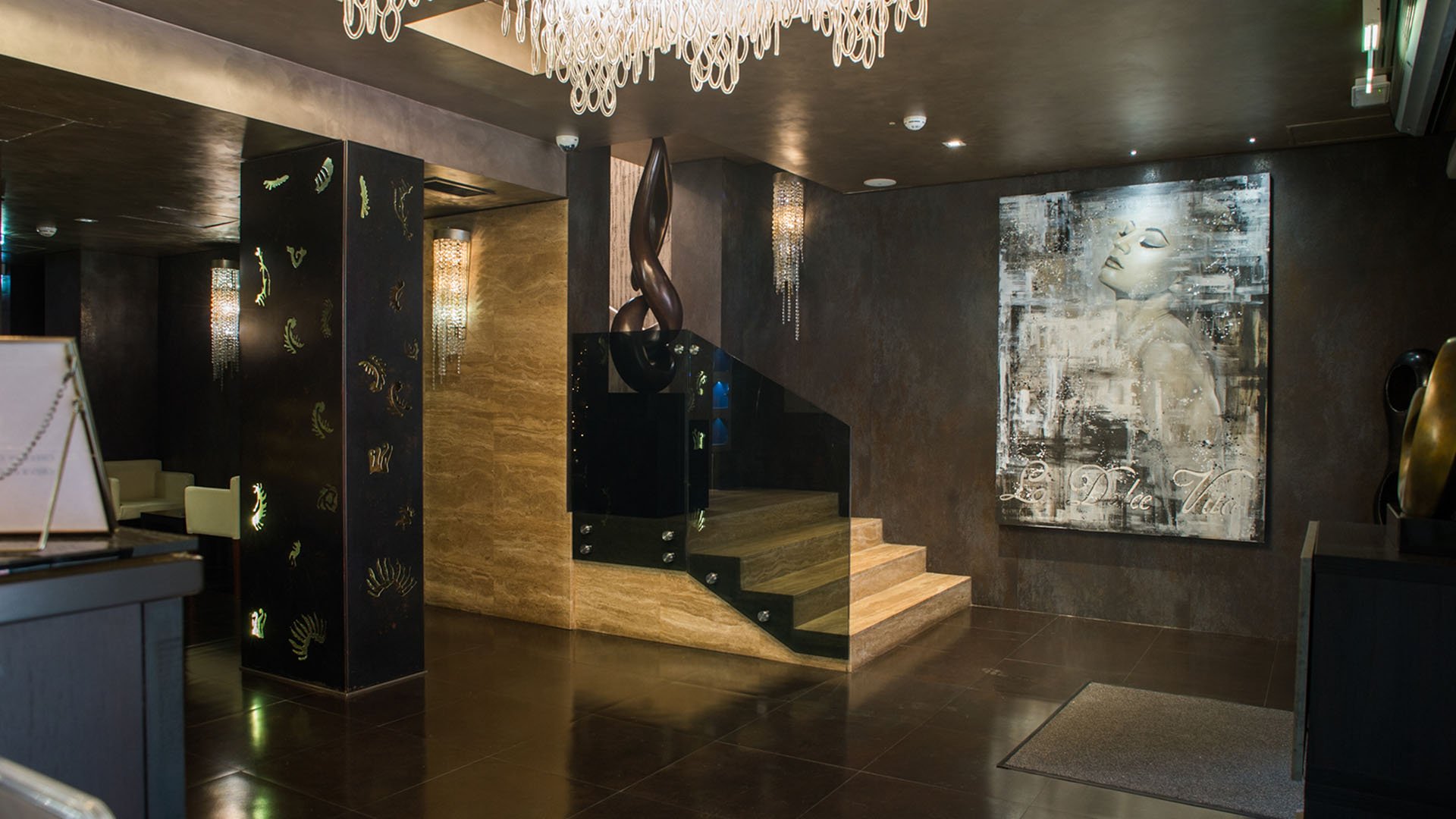 Divina Luxury Hotel1