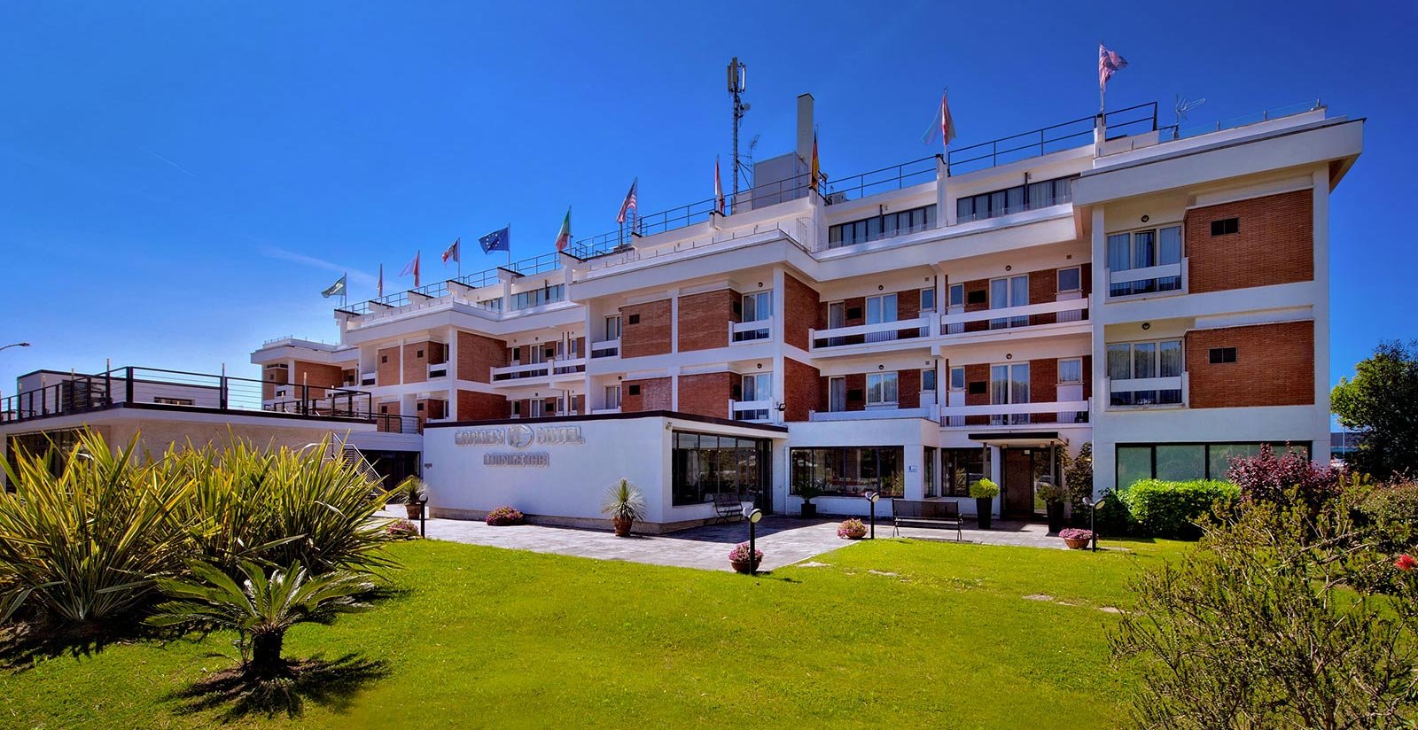 Garden Hotel Latina1
