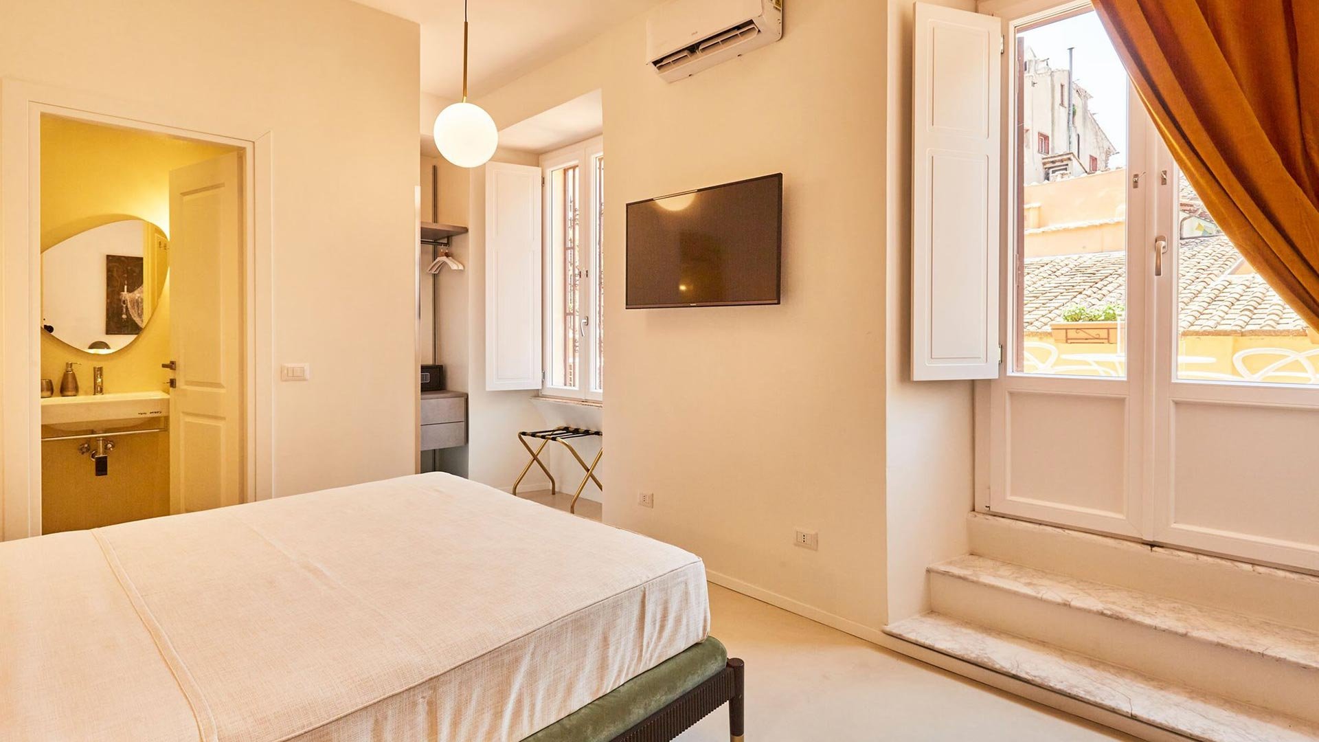 Camere8