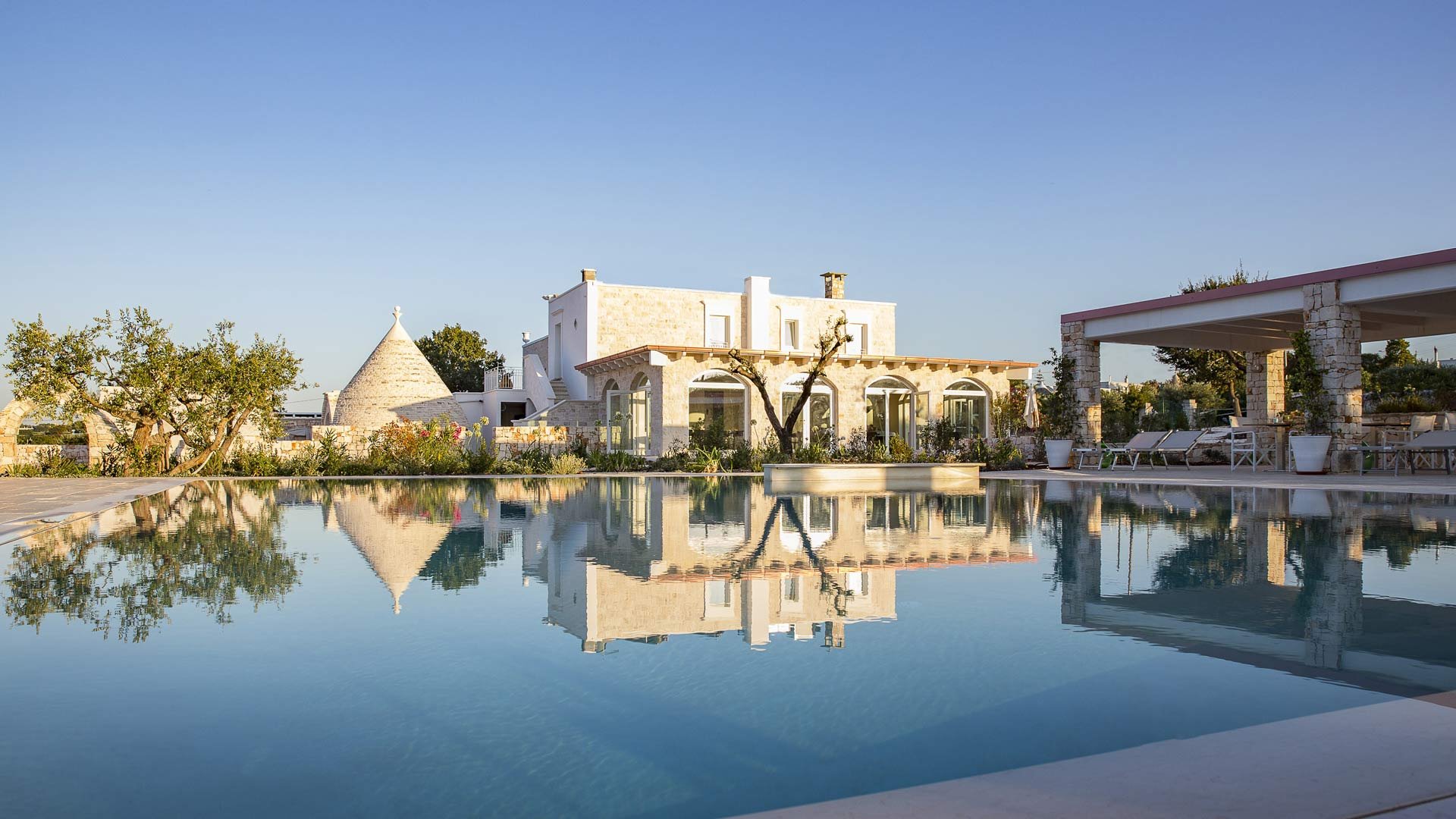 Step into an enchanting stay surrounded by Apulia’s timeless trulli at Leonardo Trulli Resort5