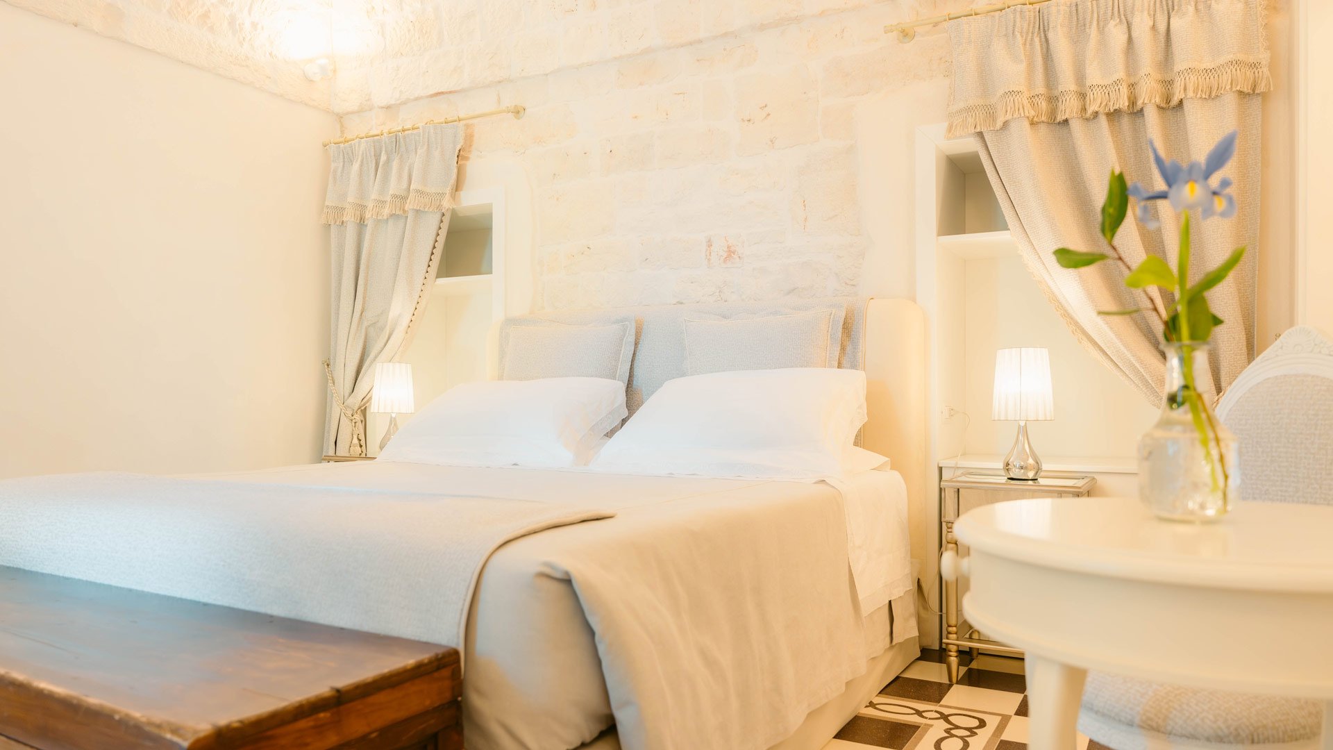 Experience timeless charm and comfort in Locorotondo: choose Leornardo Trulli accommodations7