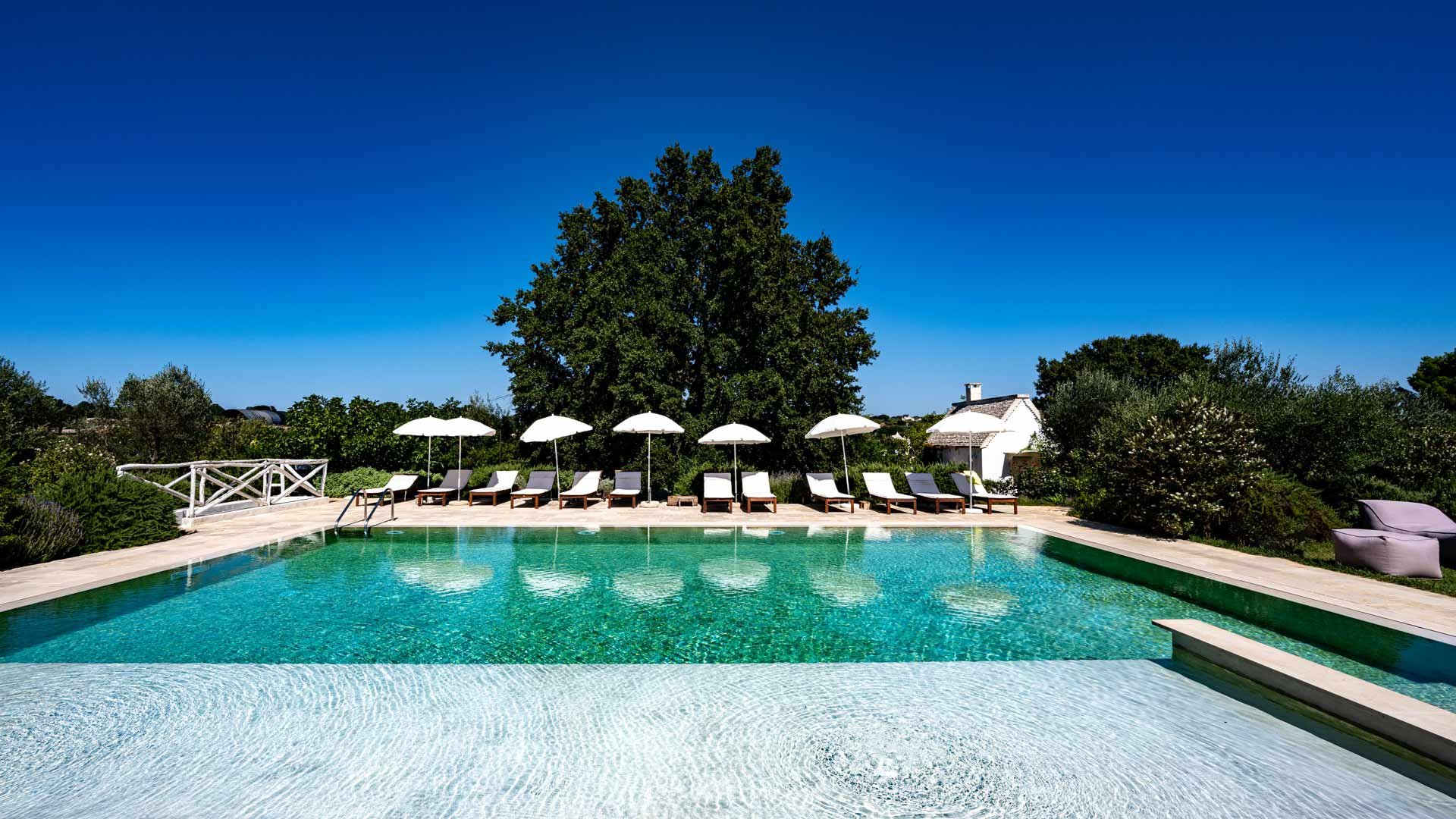 Discover the magic of staying in a traditional stone in Valle d'Itria with Leonardo Trulli Resort7