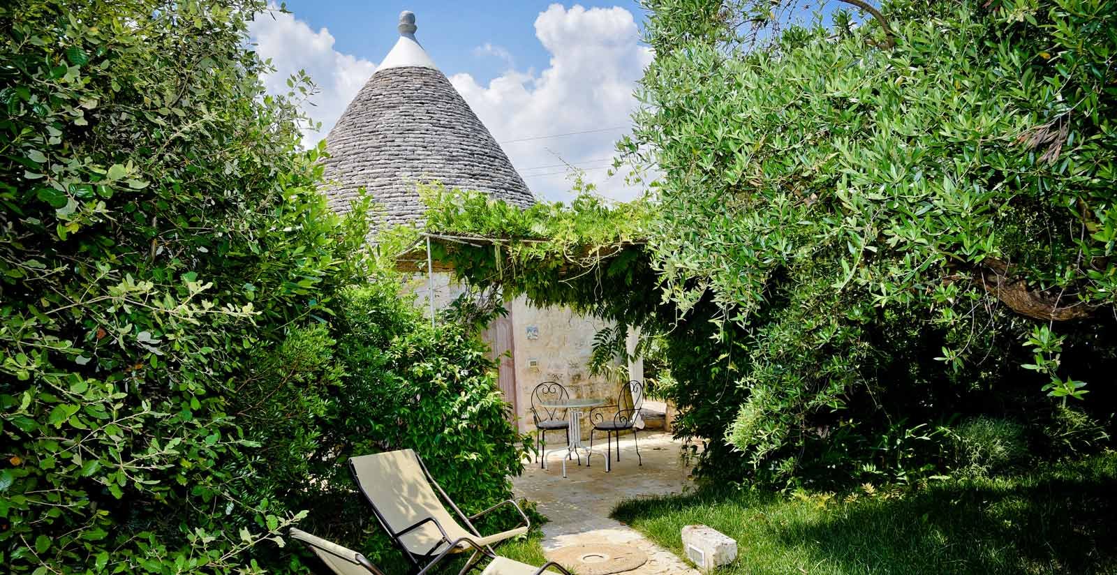 Vivi l’incanto di una dimora tipica nel cuore della Puglia al Leonardo Trulli Resort6