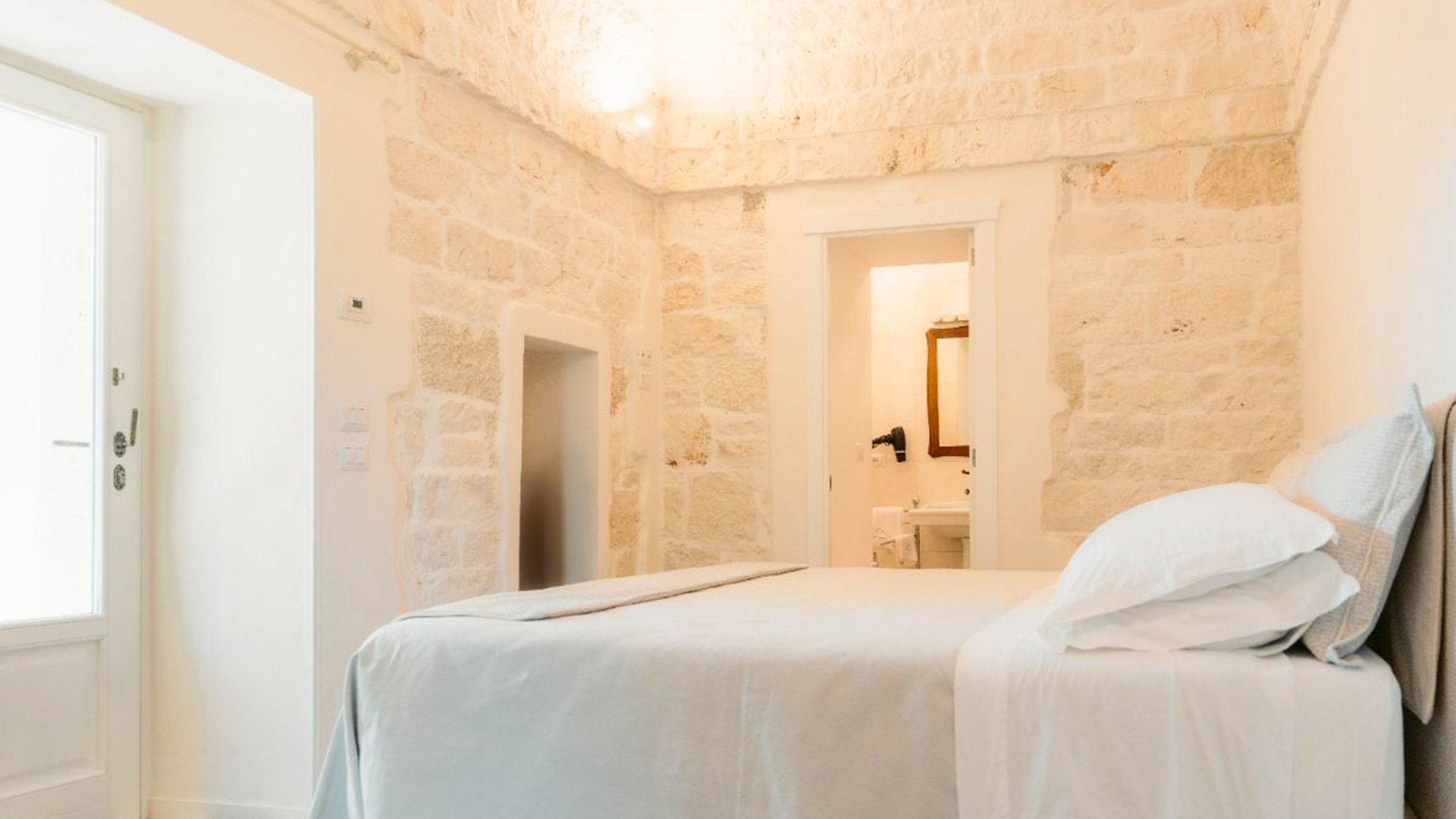 Deluxe Room7