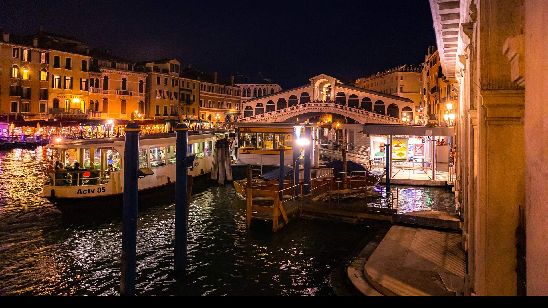 Venice by night1