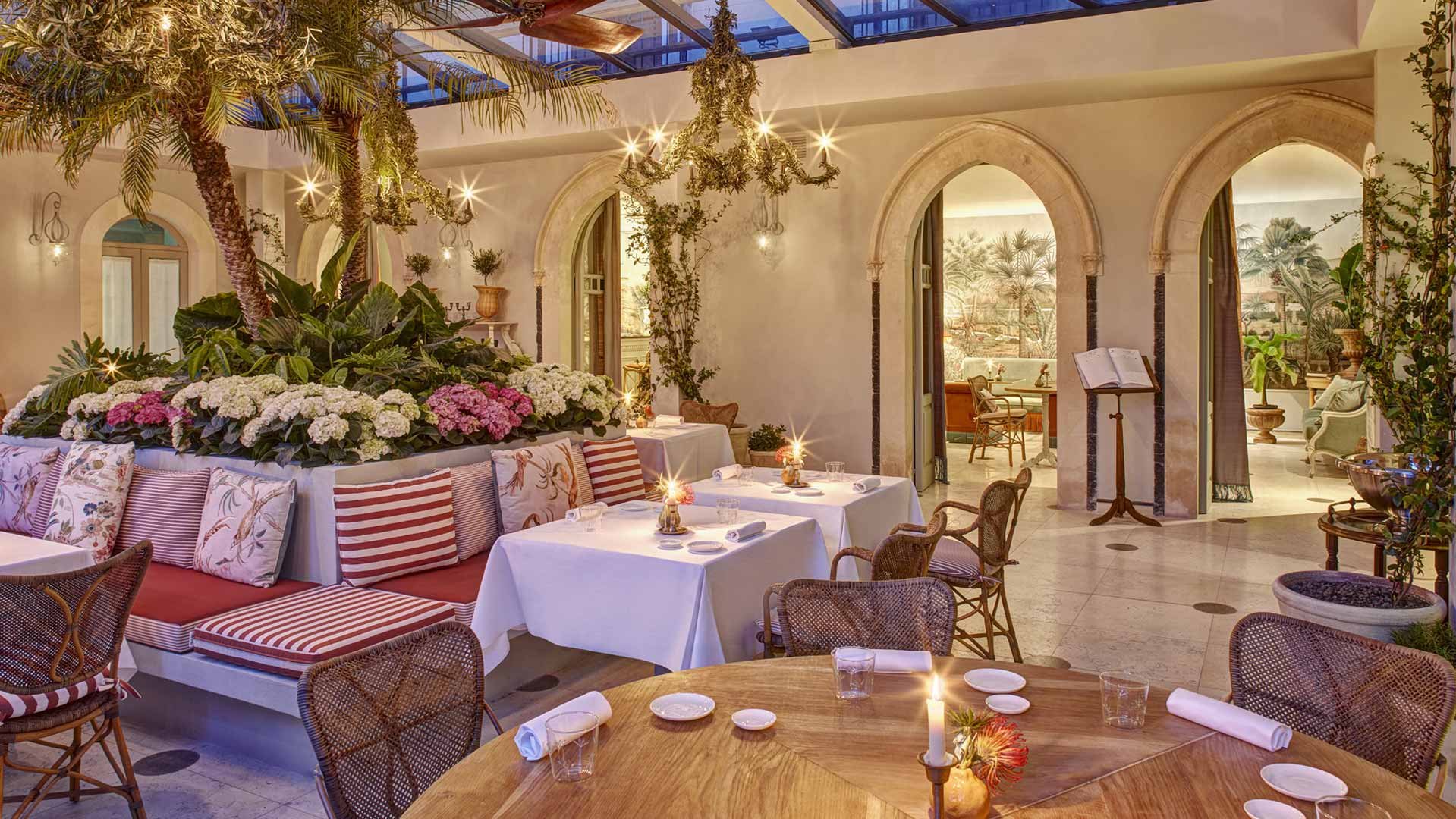 Restaurants & Bar4