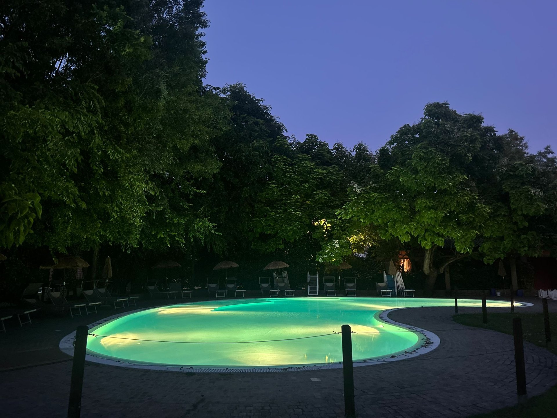 Piscina esterna5