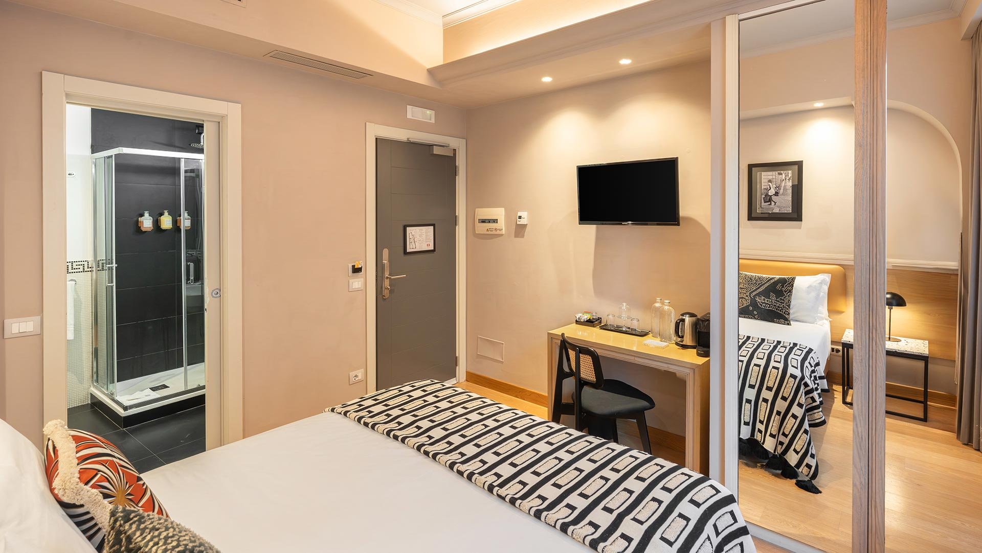 Deluxe Room2