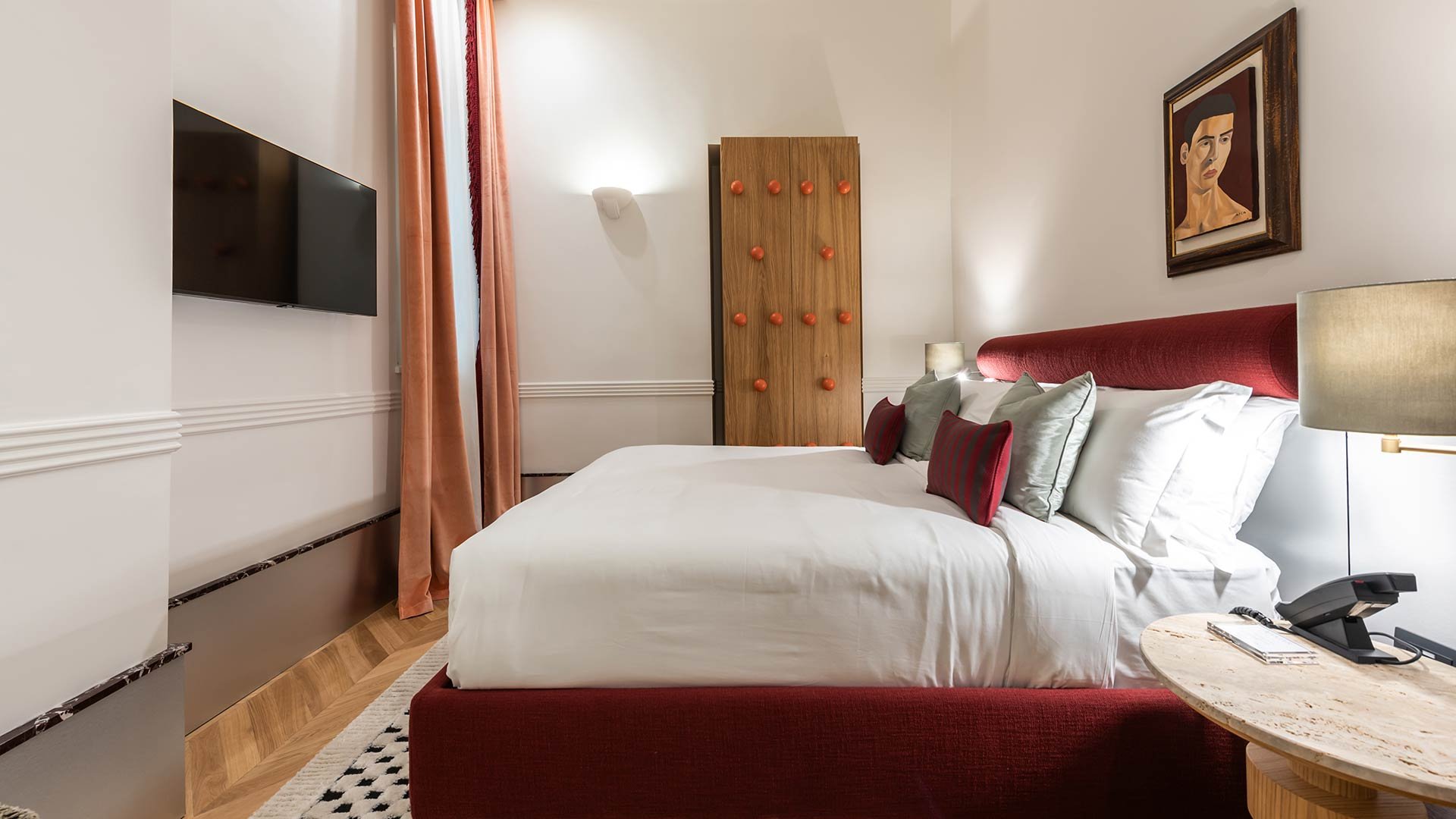Rooms & Suites4