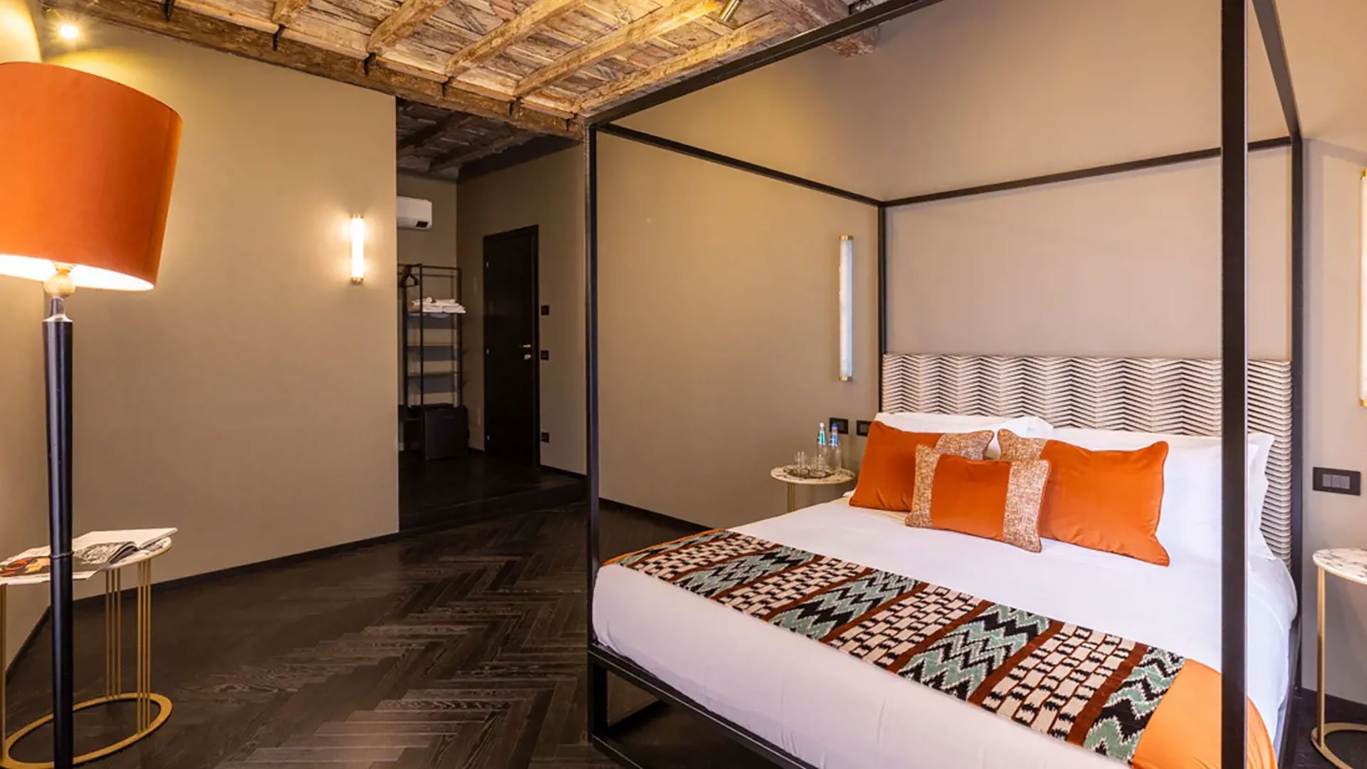 Suite with city view1