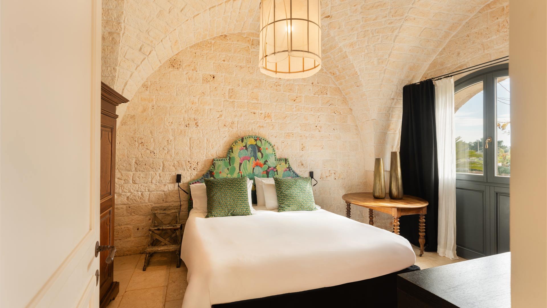 Suite with patio or terrace3