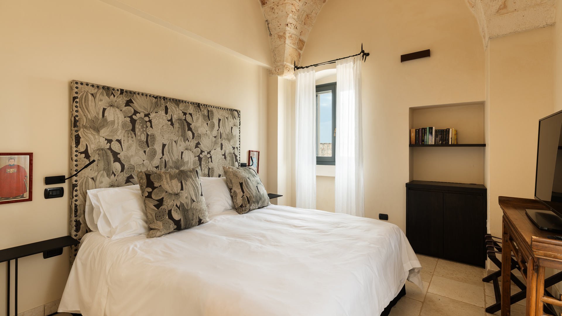 Suite with patio or terrace2