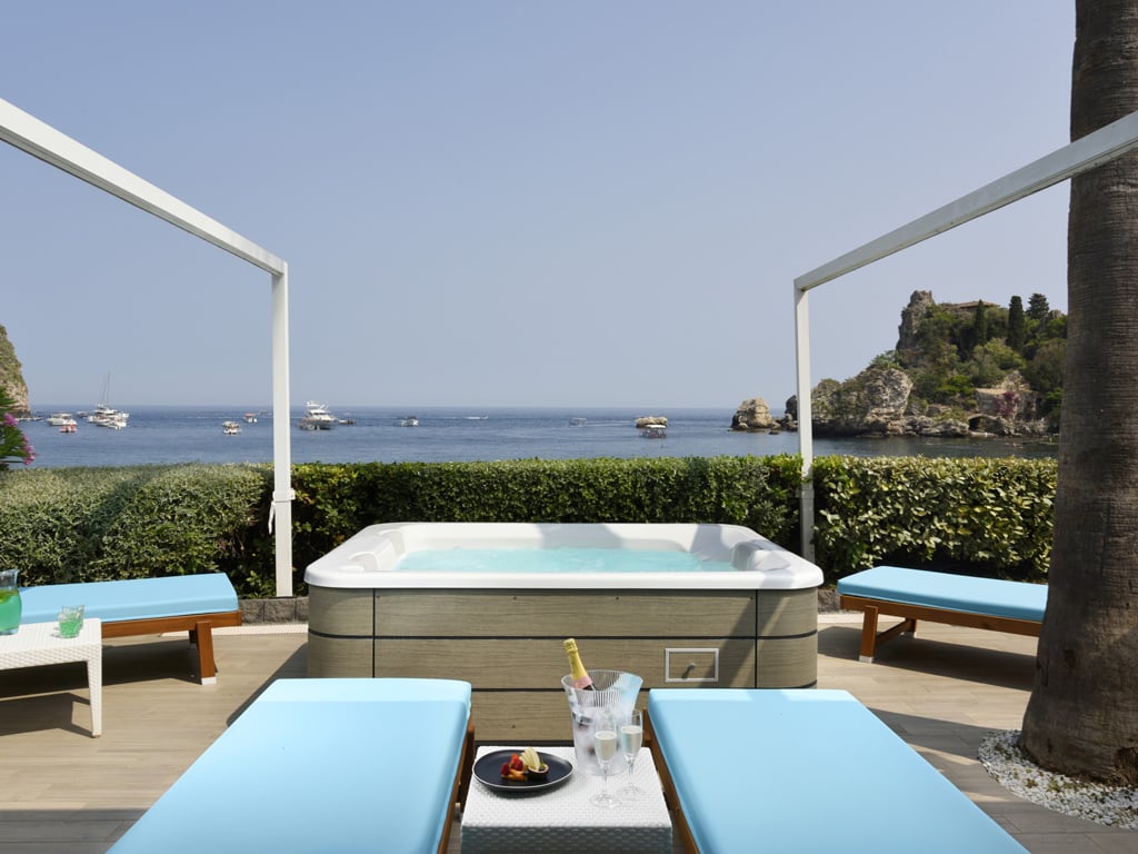 Deluxe Sea View Suite with Jacuzzi 4 Deluxe Sea View Suite with Jacuzzi 4