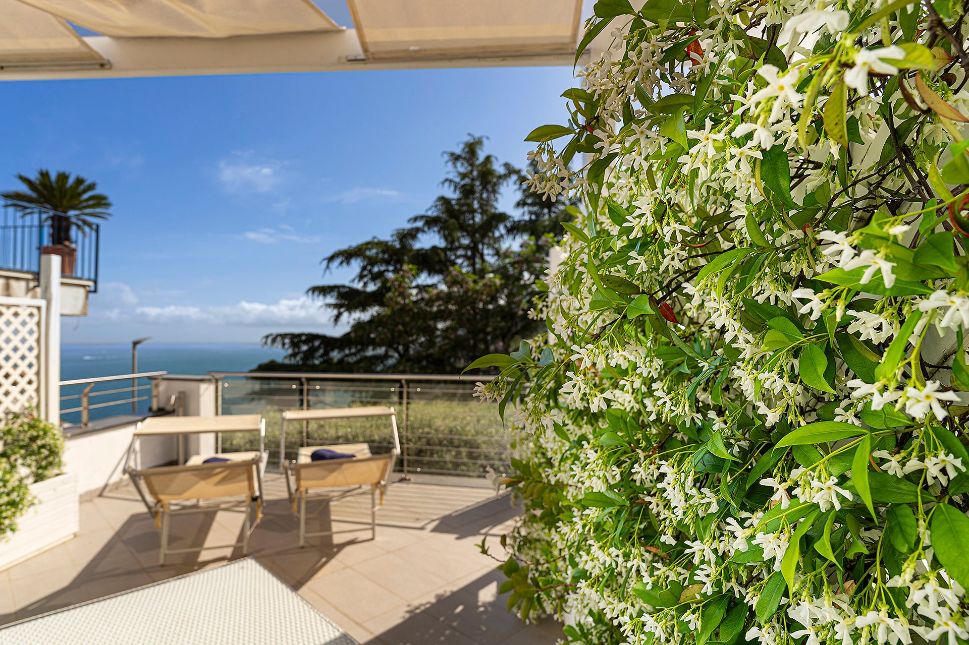 Deluxe Vista Mare Parziale 4 Deluxe Vista Mare Parziale 4