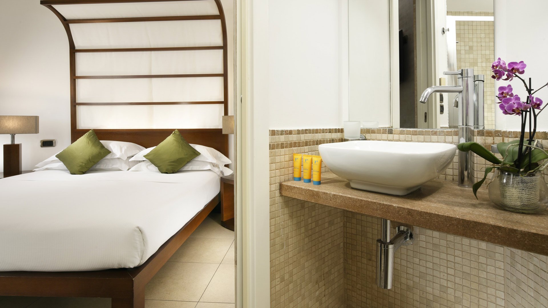 Rooms & Suites13 Rooms & Suites13