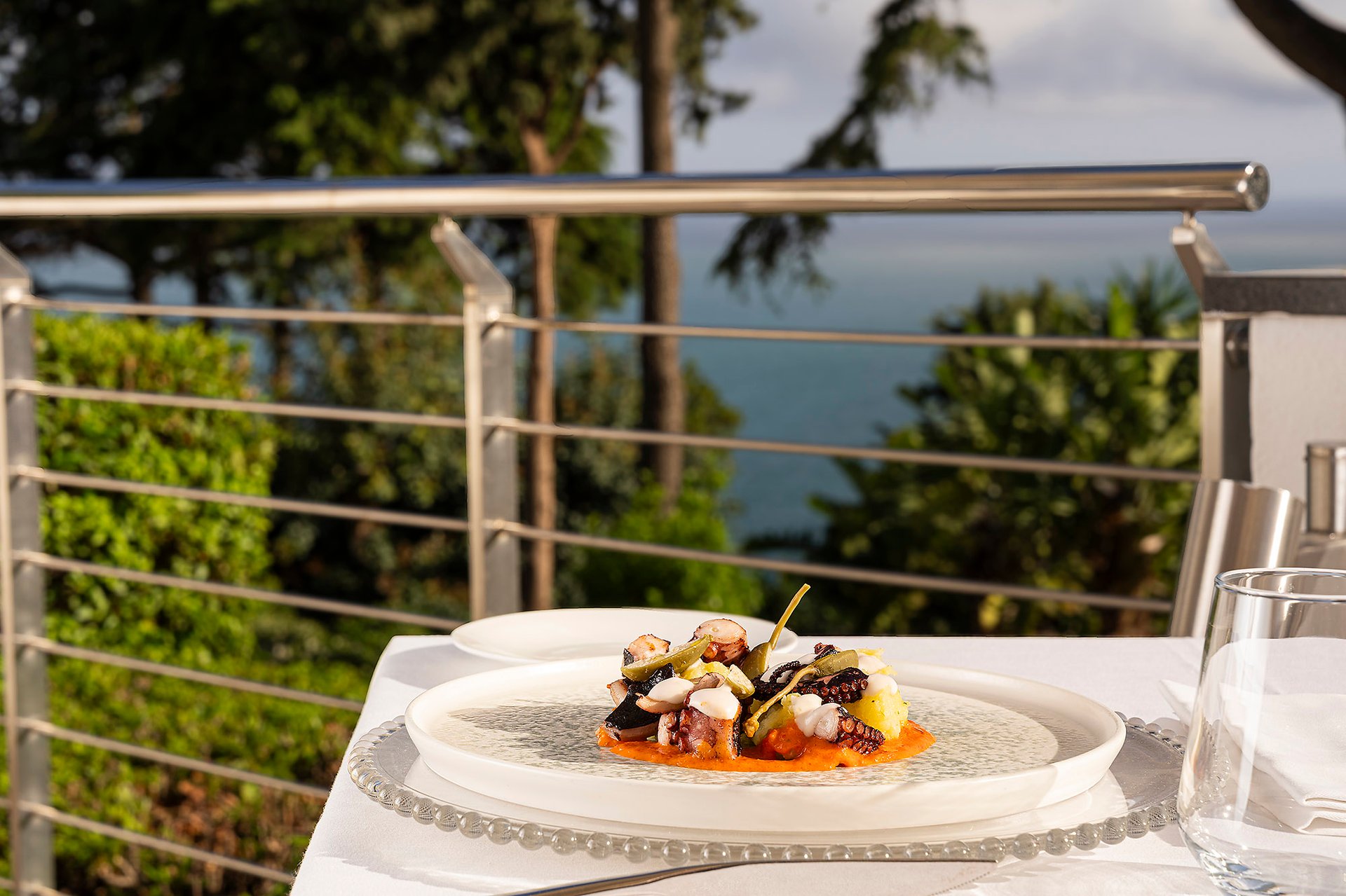Executive Lounge Restaurant8