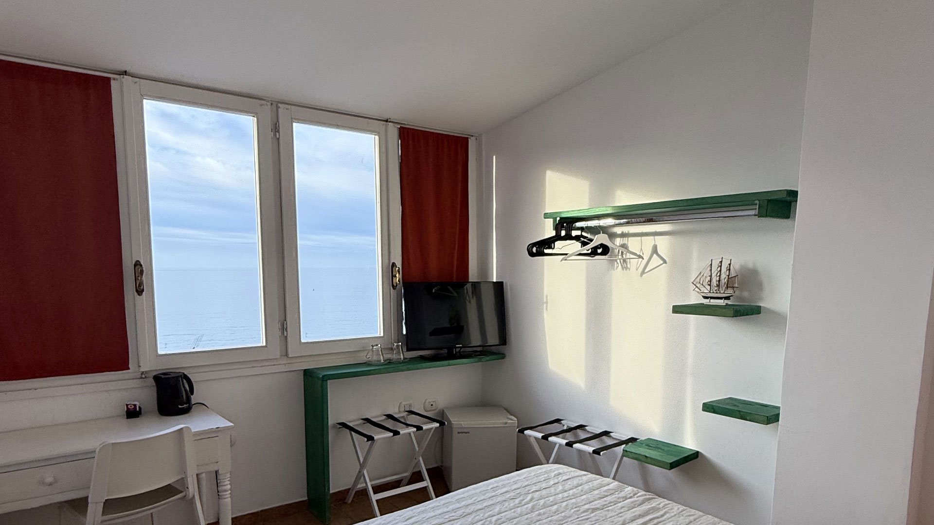 Deluxe sea view1