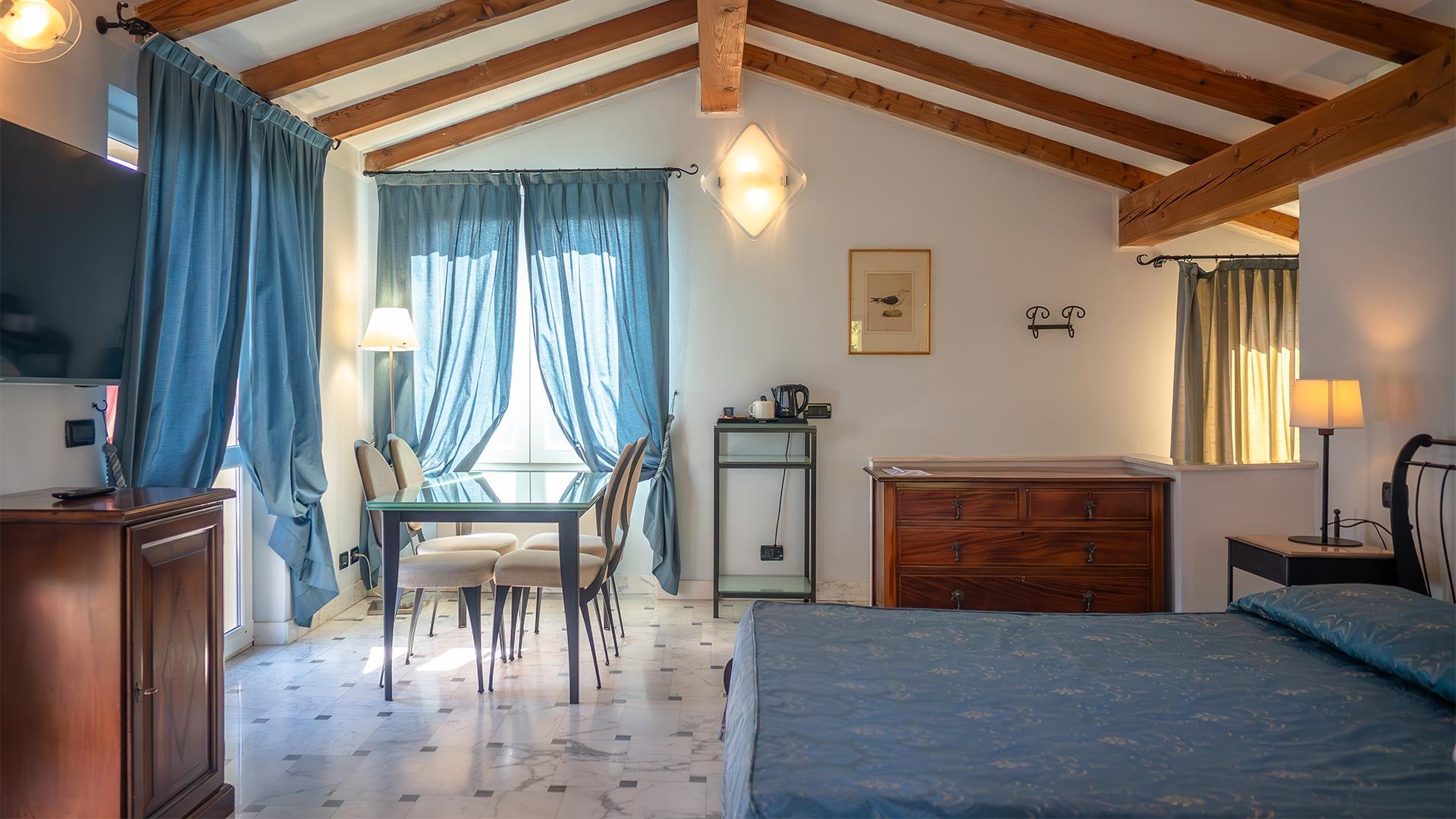 Camere8