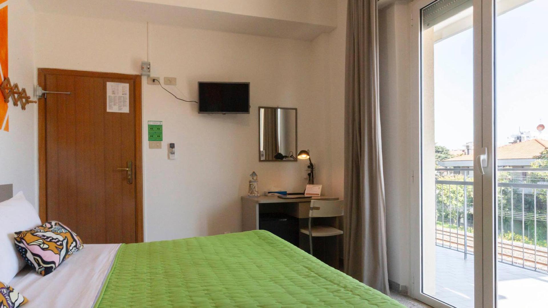 Superior Room2