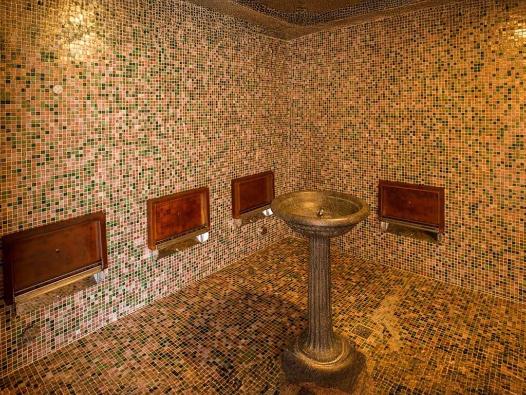 gallery-esterni/bagnoturco2.jpg gallery-esterni/bagnoturco2.jpg