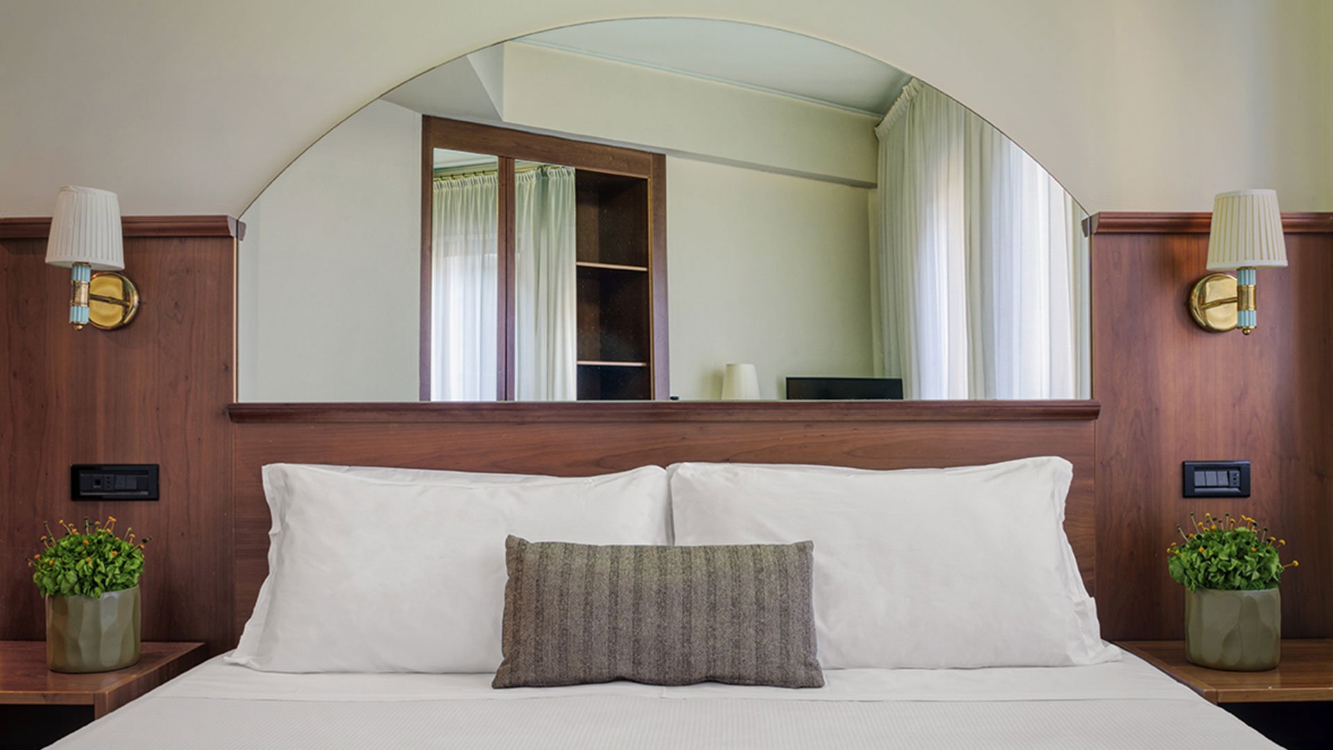 Economy Room4