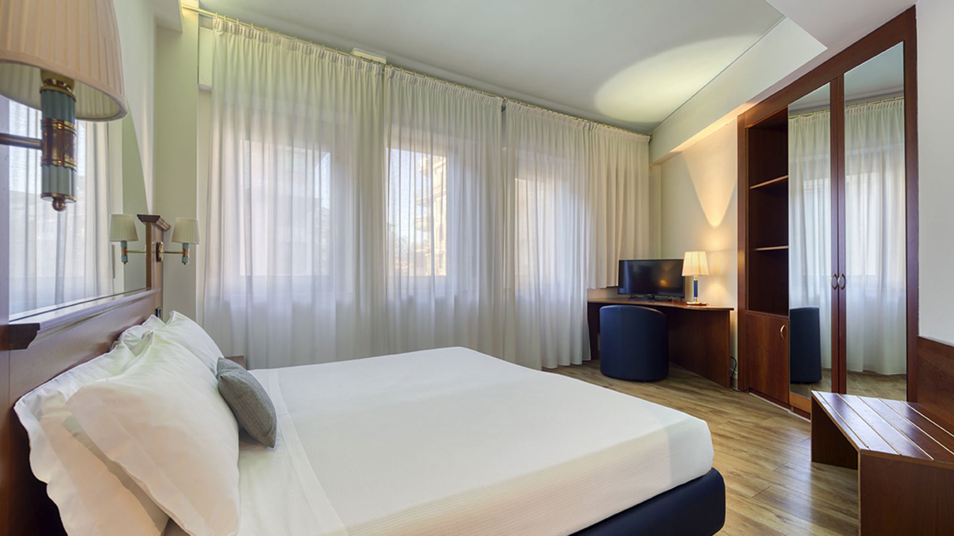 Economy Room5