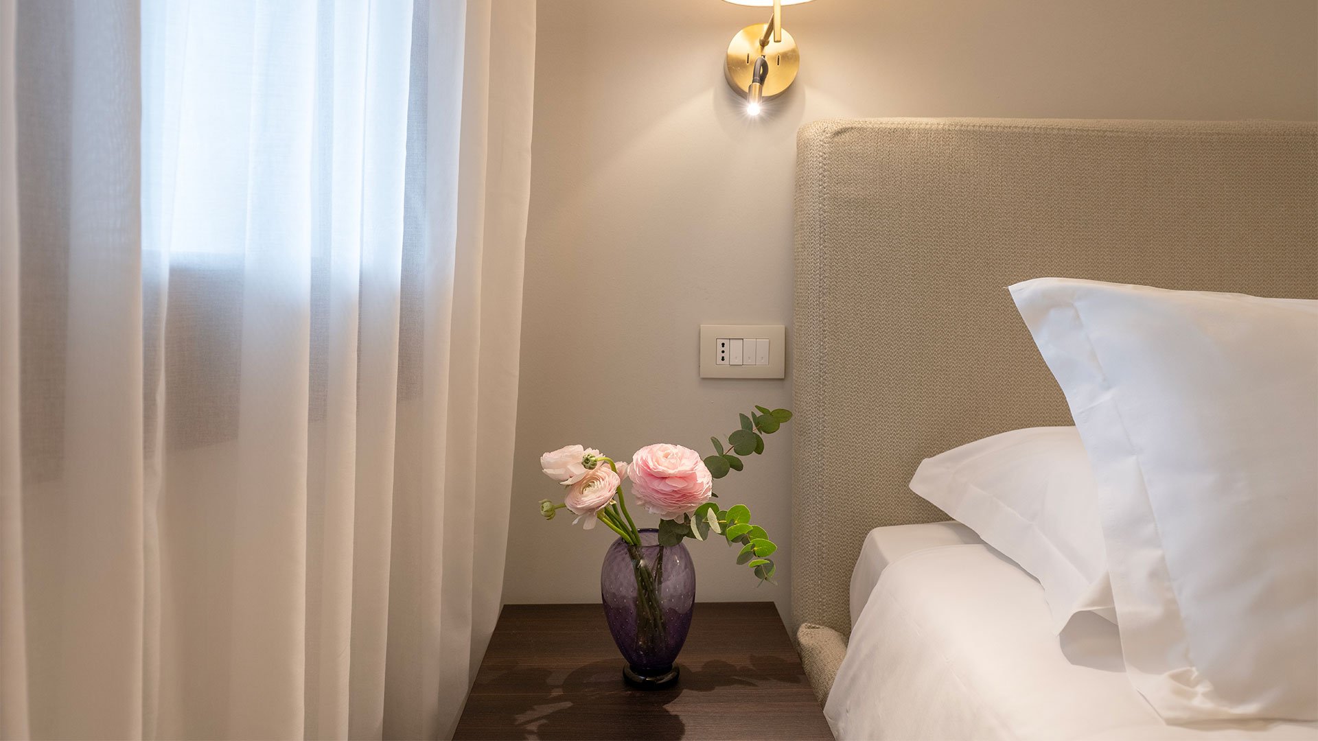 Economy Room2