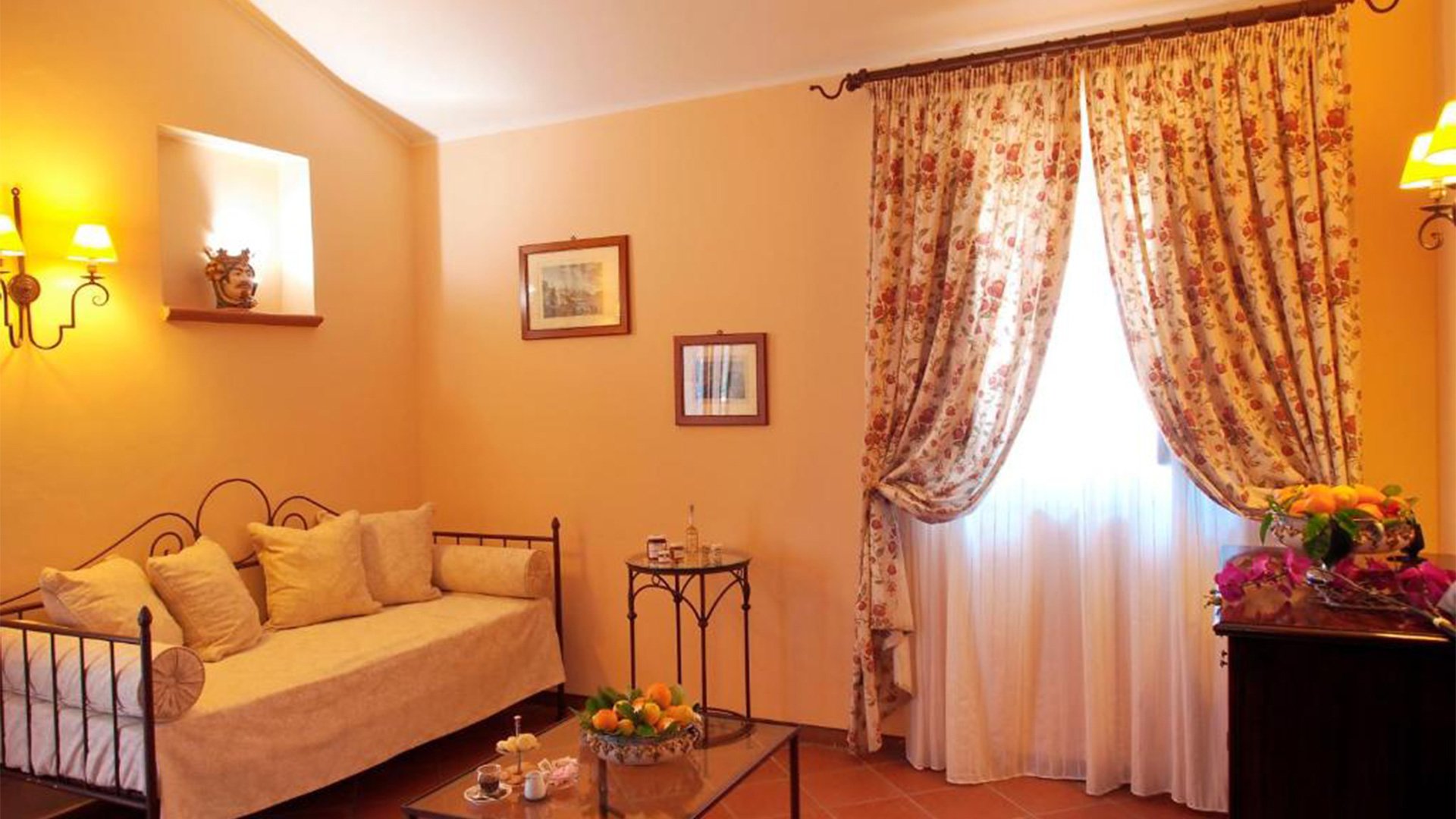 Rooms4
