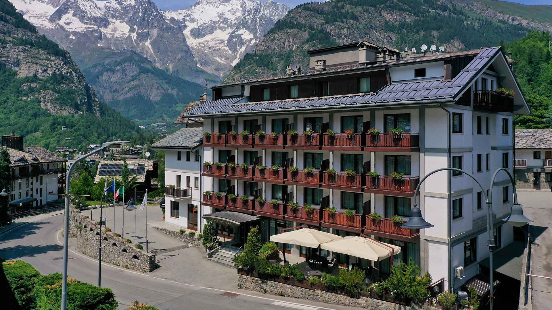 Hotel with spa in Courmayeur5