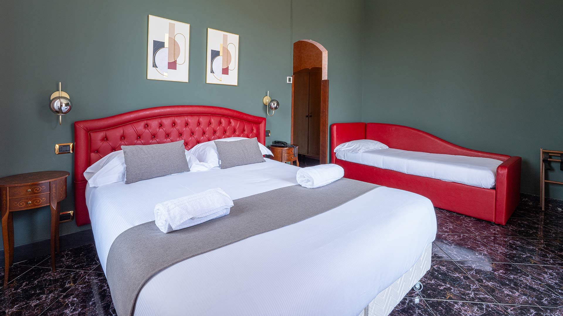 Deluxe Room with Balcony1