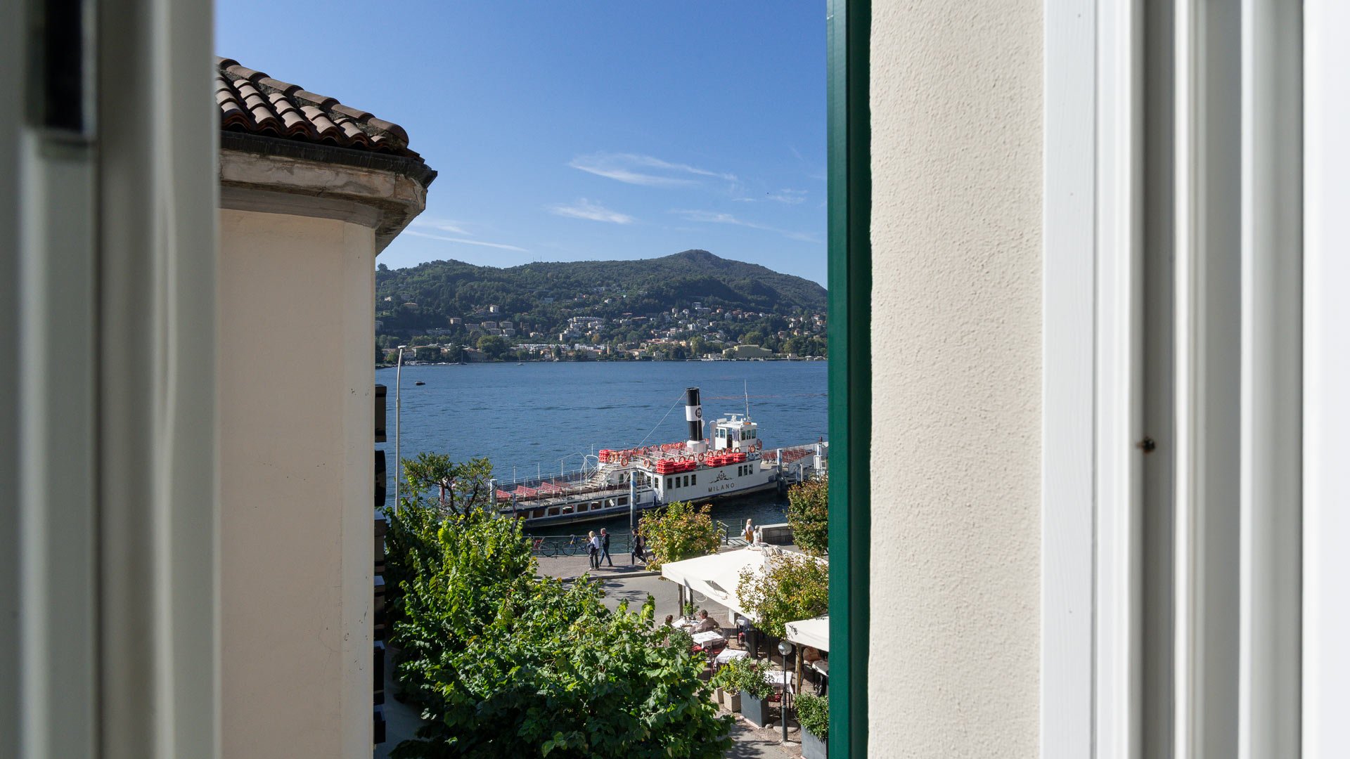 Deluxe Lake View 2